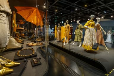 Mode aus vier Jahrhunderten - Museen & Ausstellungen in Wien Museum Karlsplatz, wien
